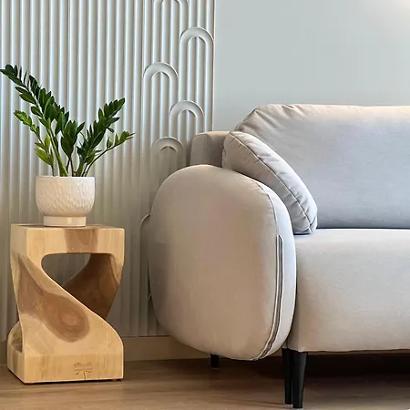 Cozy Designer Apartments, Self Check-in & Free Parking *