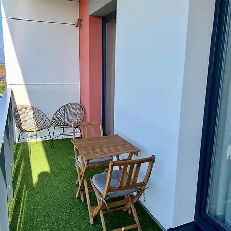 Cozy Designer Apartments, Self Check-in & Free Parking 아파트