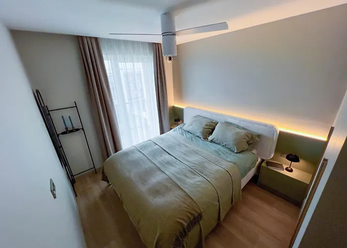 Cozy Designer Apartments, Self Check-in & Free Parking דירה