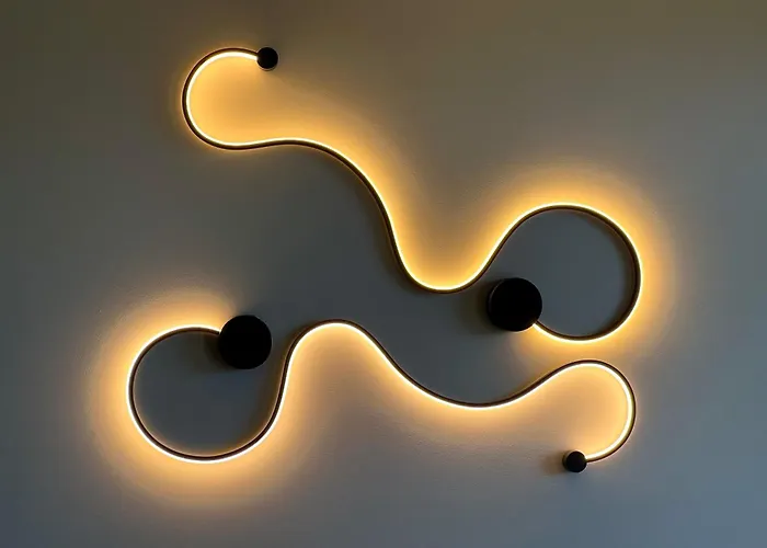 Cozy Designer Apartments, Self Check-in & Free Parking *