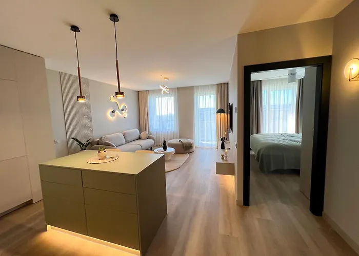 Cozy Designer Apartments, Self Check-in & Free Parking *